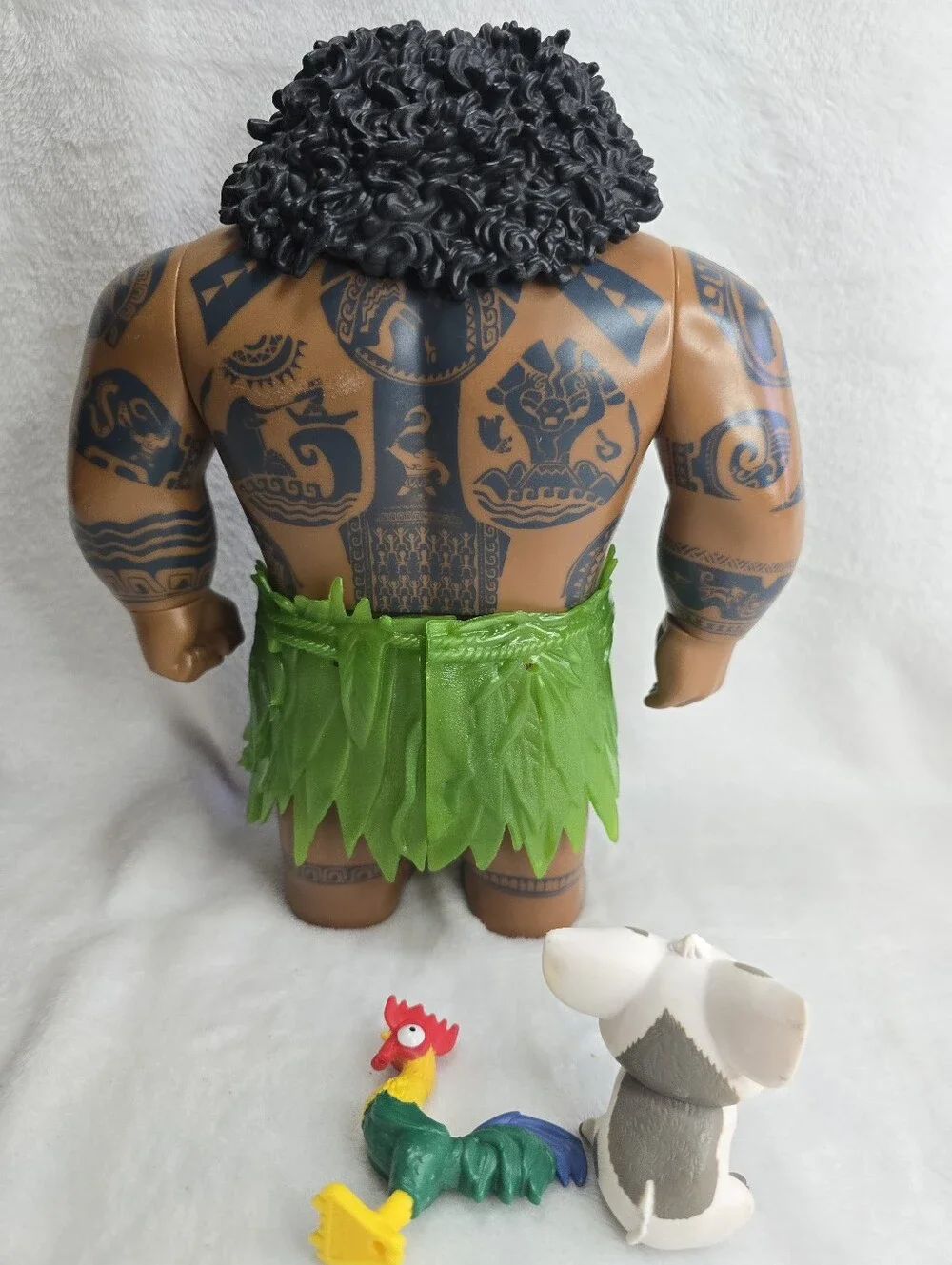 Disney Moana Maui Action Figure Doll 10.5 Inches w/ Hei Hei and Pua Figures